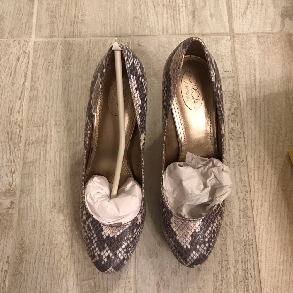 Brand New Circa snake 4 inch pumps